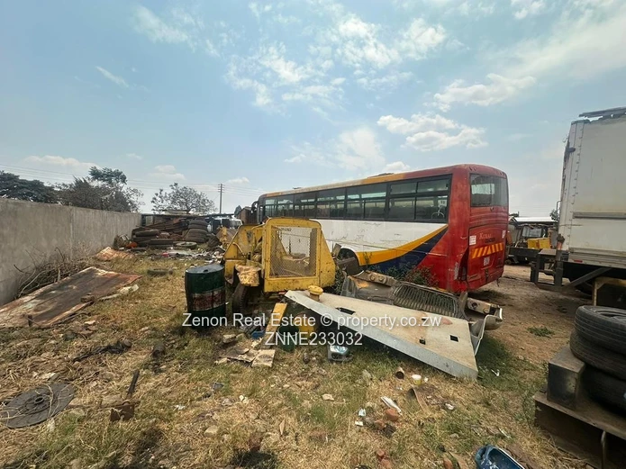 Commercial Stand in Westlea, 2 000sqm, with title deeds