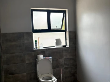 3 Bedroom Flat & Apartment