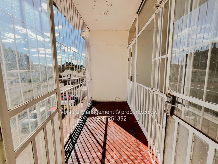 2 Bedroom Flat – The Avenues, Harare