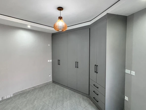 3 Bedroom Flat & Apartment