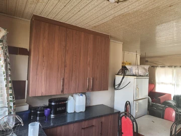 2 Bedroom Flat & Apartment