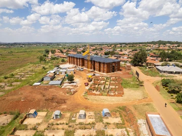 2 Bedroom Flat & Apartment