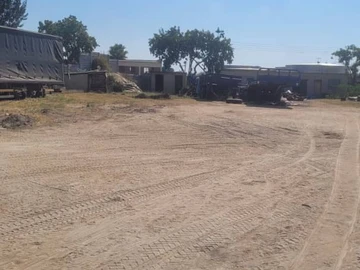 Commercial & Industrial Land