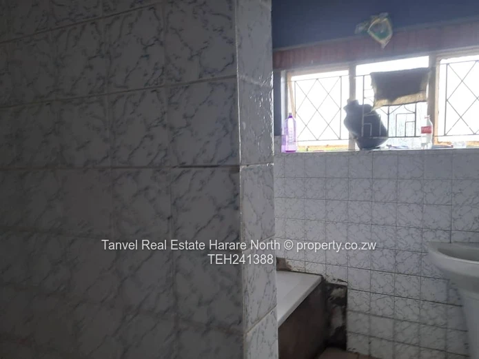 EMERALD HILL HOUSE FOR SALE  4 bedroomed with MES Fitted kitchen,lounge and dining, bathroom with tu