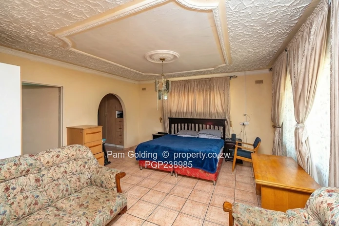 House with seperate cottage - Ideal for Rental Income