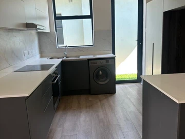 3 Bedroom Flat & Apartment