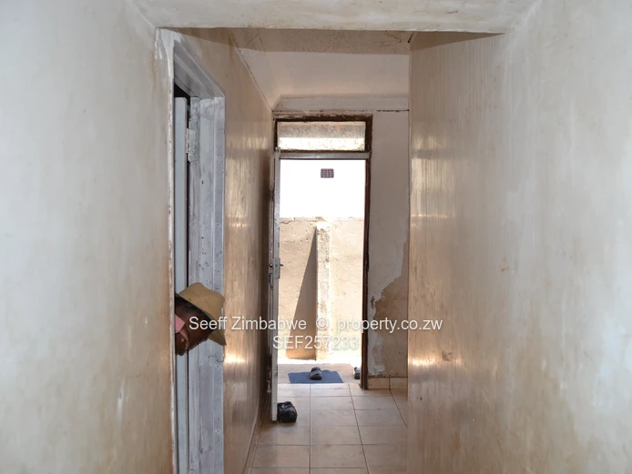 4-Bed Maridale Home — Walled, Paved Courtyard