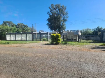 5 Bedroom Flat & Apartment