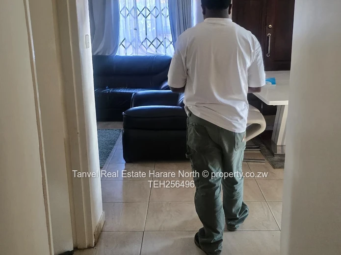 Madokero  house $1k - Neat 4 beds house main bed with ensuite bathroom, 3 bedrooms  have fitted ward