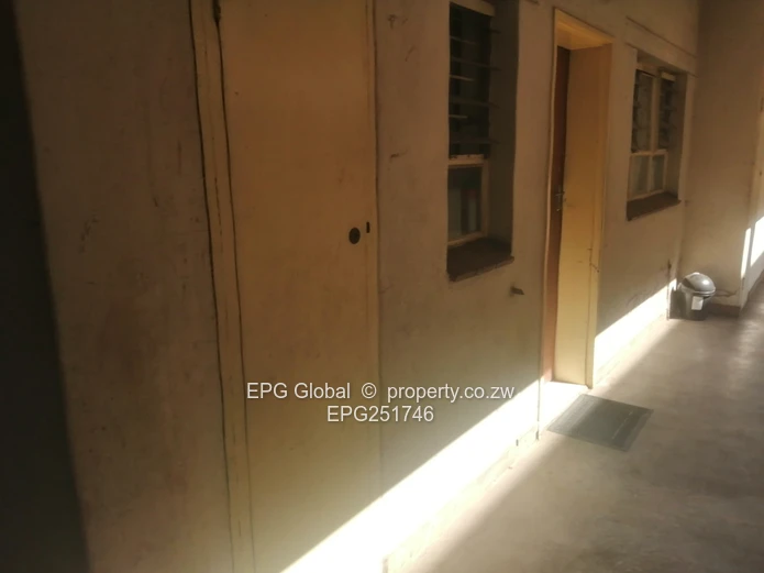 Solid one bedroom flat available for letting 