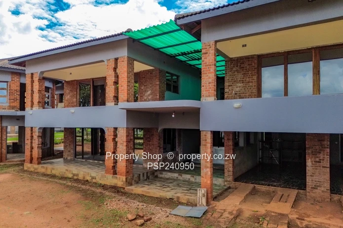 Mansion In A Well Established Surburb