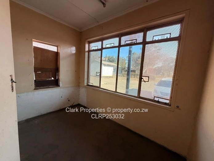 Industrial & Commercial Property For Sale