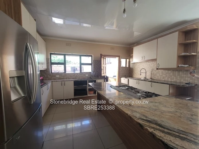 4 Bedroom House in Hillside For Sale