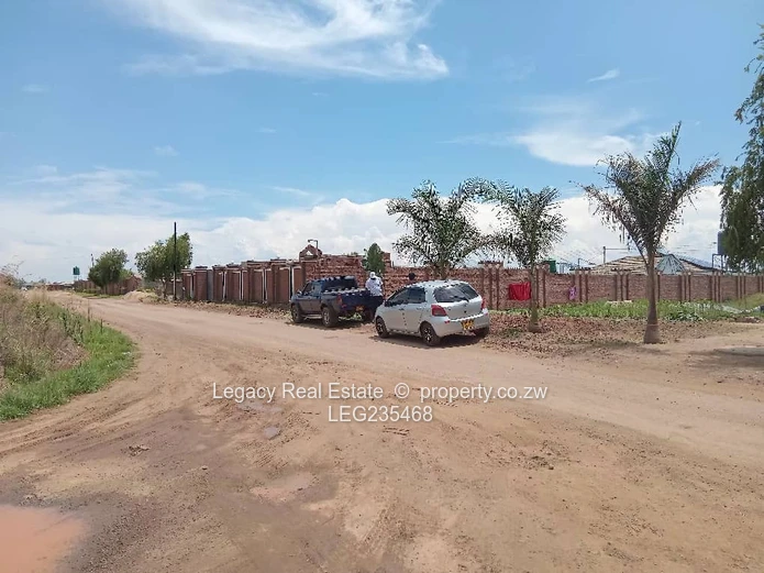 Build Big in Haydon Park with this Walled & Serviced Stand