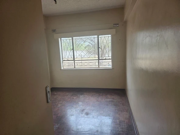 2 Bedroom Flat & Apartment