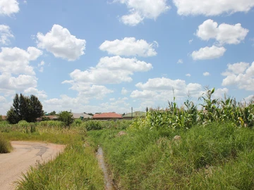 Commercial & Industrial Land