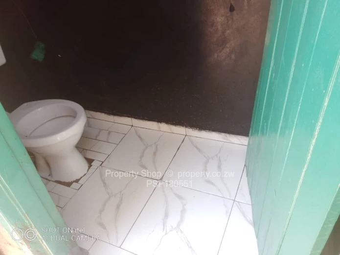 5-Bedroom Home for Sale in Glen View, Harare with Lush Garden & Fitted Kitchen