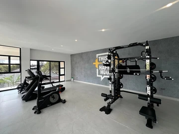 2 Bedroom Flat & Apartment