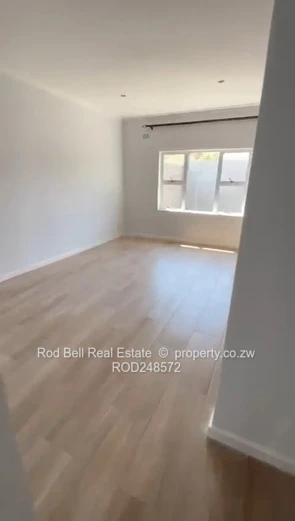 Modern 3-Bed Townhouse with Garden in Greendale North