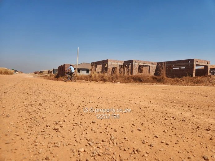 Ruwa Goshen Park Stand for Sale