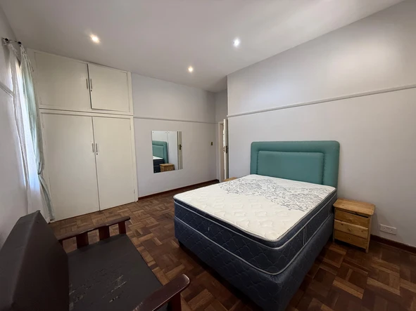 2 Bedroom Flat & Apartment