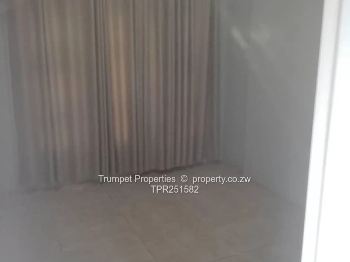 5-Bed Mazowe House — Tiled Interiors, Verandah & Solar