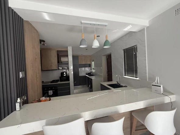 4 Bedroom Flat & Apartment