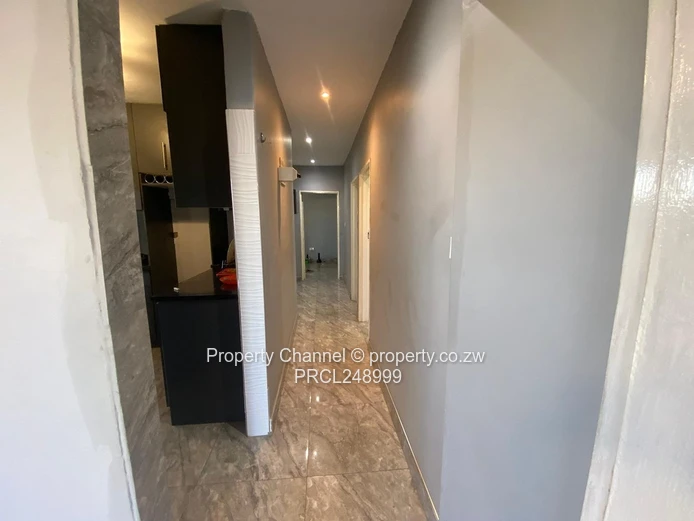 Glaudina 3-Bed: Modern Tiles, Built-ins & Borehole