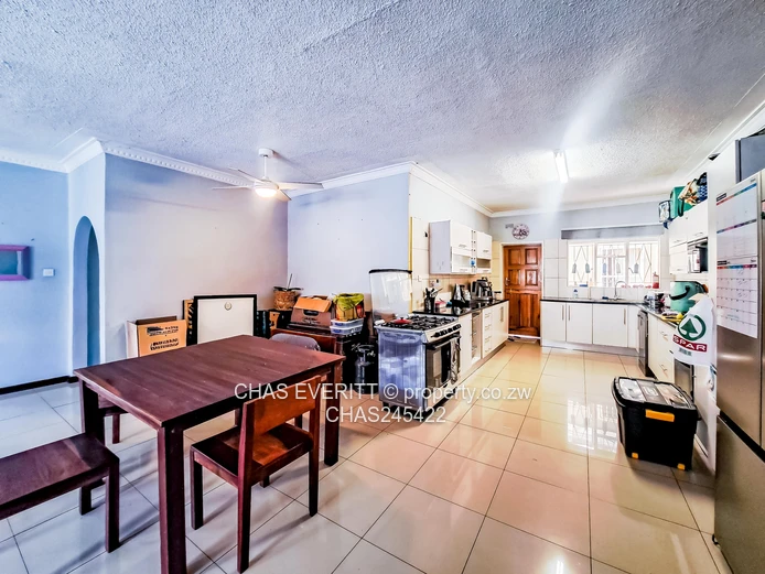 Three  Bedroomed Garden Flat In Highlands 