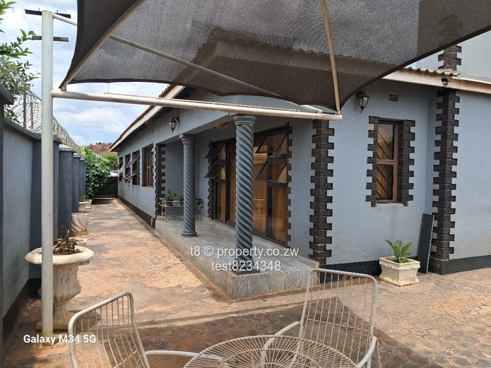 Spacious 4-Bed Home in Marimba Park — Garage & Fitted Kitchen