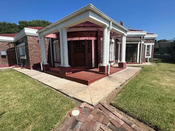 3 Bedroom Garden Flat
