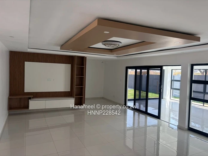 Newly built Arlington Cluster property,3 beds main ensuite,borehole, swimming pool 