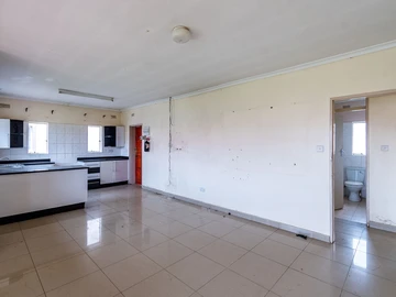 4 Bedroom Flat & Apartment