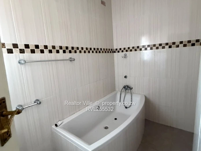 7 Bedroom House for Rent in Borrowdale