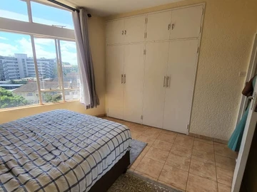 2 Bedroom Flat & Apartment