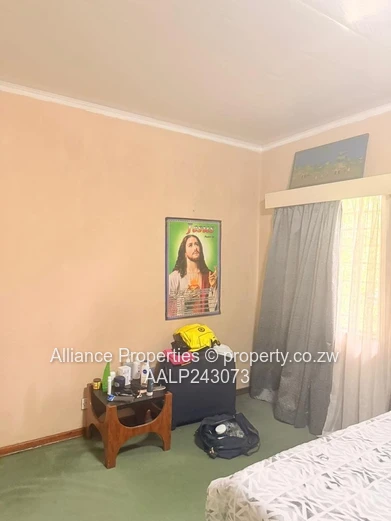 venues 2-Bedroom Duplex Garden Flat – Ideal for Offices or Residential Use (Deeds Available)