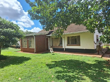 Charming 3-Bedroom Home with Borehole in Haig Park, Harare