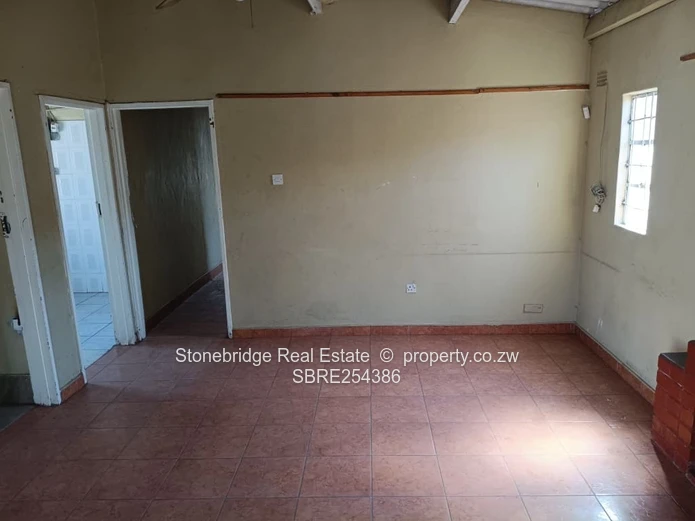 3 Bedroomed House in Lobengula West To Rent