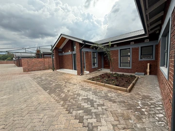 3 Unit Townhouse Complex