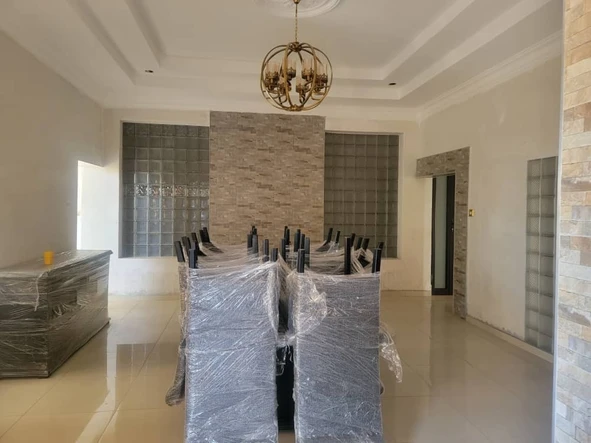 6 Bedroom House
