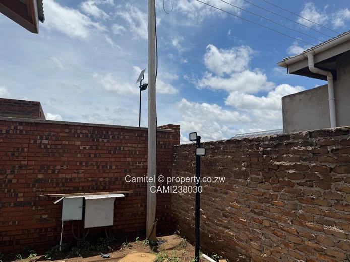 Ashdown Park Finish to own test this 4 bed main en-suite high Celling modern open plan