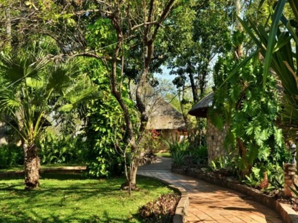 Hotel & Lodge