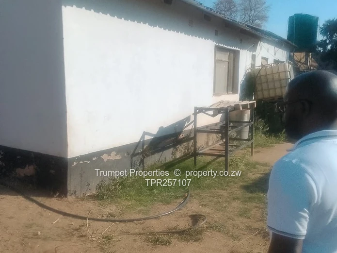 Modest 4-Bed Home on 2000 m² — Title deeds
