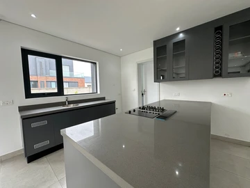 4 Bedroom Garden Flat