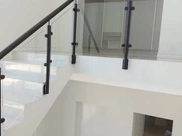 4 Bedroom Flat & Apartment