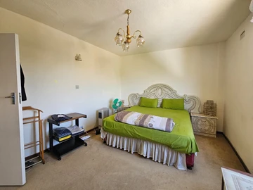 3 Bedroom Flat & Apartment