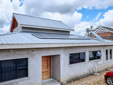 Luxurious 4-Bed Home with Solar & Ensuite in Arlington