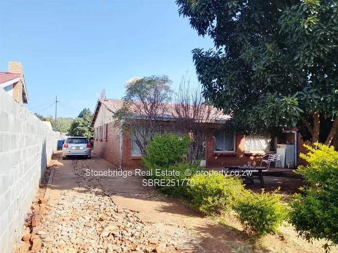3 Bedroomed Semi-Detatched House in Paddonhurst for sale