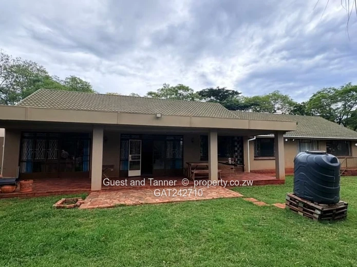 Suburbs – 4 Bedroom House For Sale