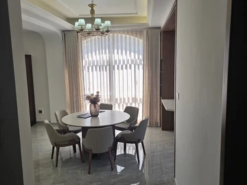 4 Bedroom Flat & Apartment